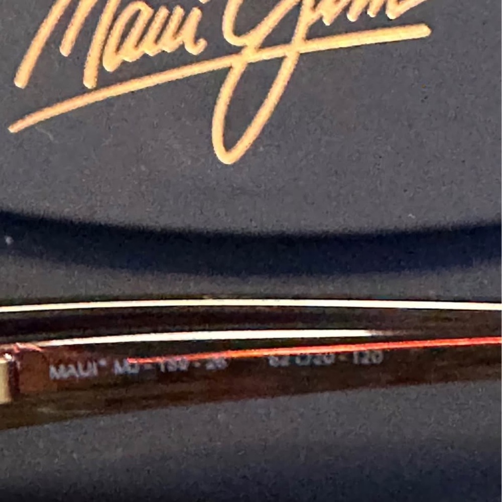 Maui Jim Polarized Sunglasses - Picture 5 of 9